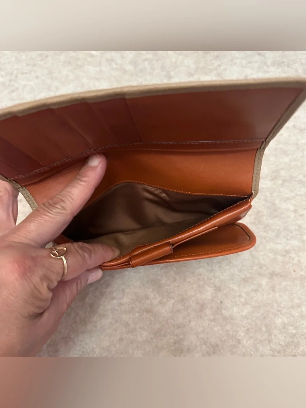 Dooney & Bourke Vintage Leather Long Wallet Taupe Brown Cognac Trim Kiss Lock